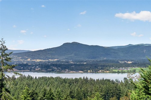 6093 Chippewa Rd, Duncan, BC 
