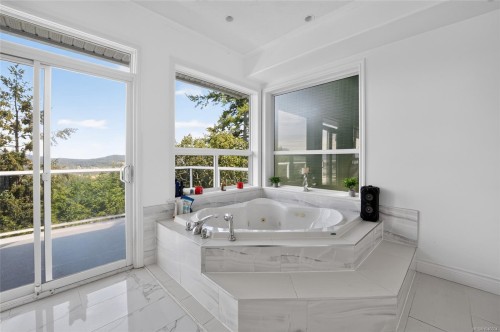 6093 Chippewa Rd, Duncan, BC 