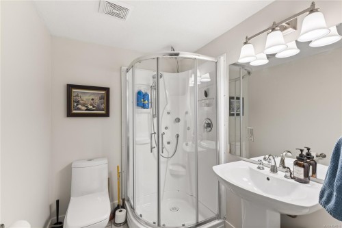 34 Mclean St, Campbell River, BC 