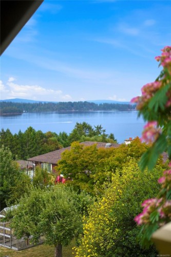 104 Forward Rd, Ladysmith, BC 