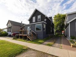 513 Christina Street E Thunder Bay, ON P7E 4P4