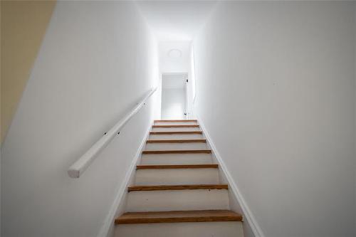 177 Semple Ave, Winnipeg, MB - Indoor Photo Showing Other Room