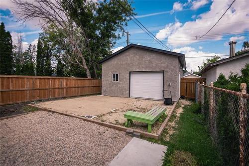177 Semple Ave, Winnipeg, MB - Outdoor