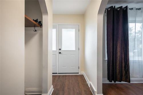 177 Semple Ave, Winnipeg, MB - Indoor Photo Showing Other Room
