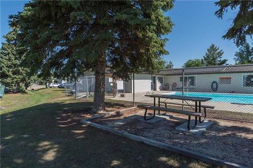 56 Sandale Dr, Winnipeg, MB 