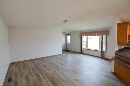 56 Sandale Dr, Winnipeg, MB 