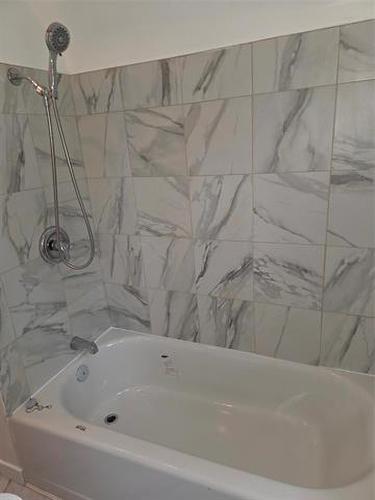 674 Church Ave, Winnipeg, MB - Indoor Photo Showing Bathroom