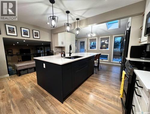 338 Battleford Trail, Swift Current, SK - Indoor Photo Showing Kitchen With Double Sink
