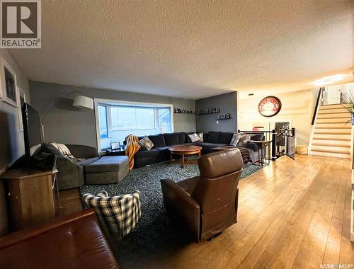338 Battleford Trail, Swift Current, SK - Indoor Photo Showing Living Room