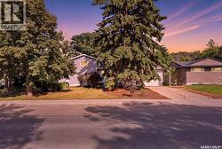 709 Cumberland AVENUE S  Saskatoon, SK S7H 2L5