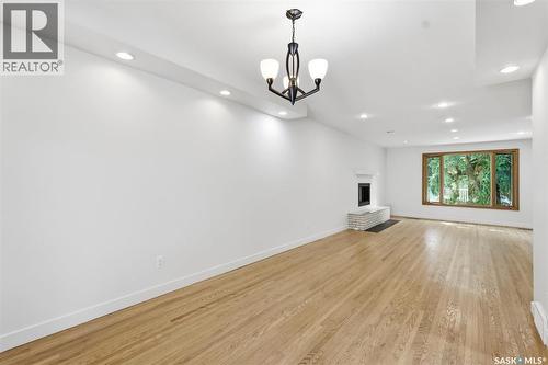709 Cumberland Avenue S, Saskatoon, SK - Indoor Photo Showing Other Room