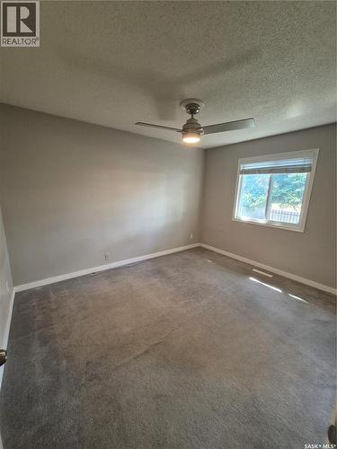 215 Central Street W, Warman, SK - Indoor Photo Showing Other Room