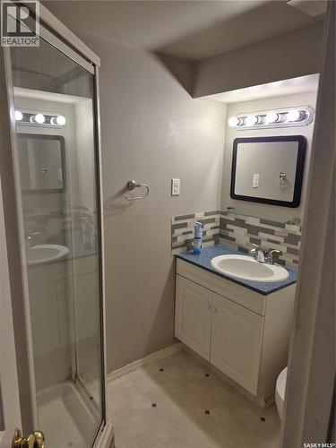 215 Central Street W, Warman, SK - Indoor Photo Showing Bathroom