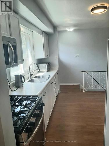 2141 Meadowbrook Road, Burlington, ON - Indoor Photo Showing Kitchen With Double Sink