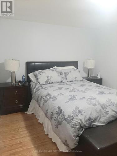 2141 Meadowbrook Road, Burlington, ON - Indoor Photo Showing Bedroom
