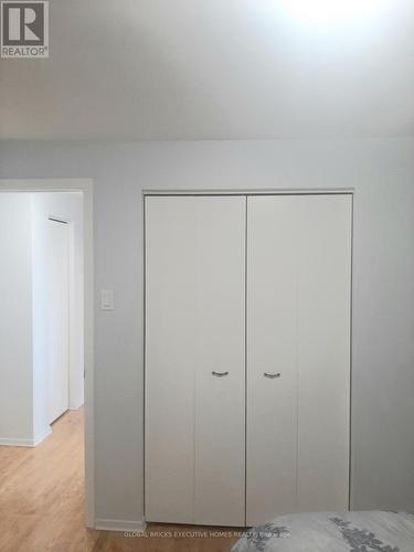 2141 Meadowbrook Road, Burlington, ON - Indoor Photo Showing Bedroom