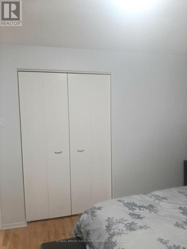 2141 Meadowbrook Road, Burlington, ON - Indoor Photo Showing Bedroom