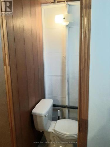 2141 Meadowbrook Road, Burlington, ON - Indoor Photo Showing Bathroom