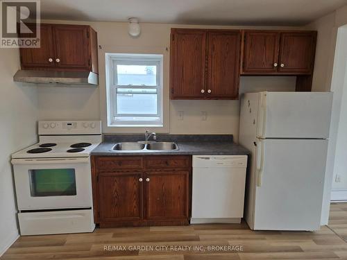 6 - 5126 VICTORIA AVENUE , Niagara Falls (Downtown), Ontario L2E 4E3 5