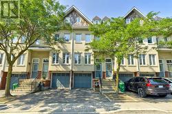17 - 800 DUNDAS STREET W  Mississauga, ON L5C 4S8