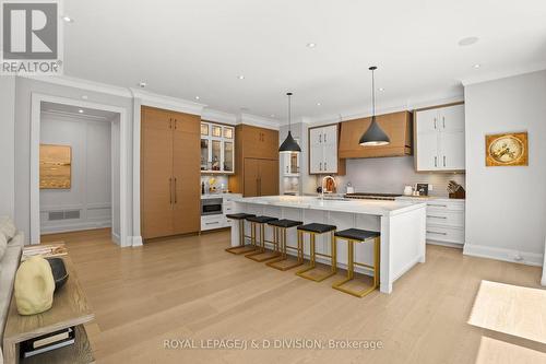 5 Pine Forest Road, Toronto, ON - Indoor Photo Showing Kitchen With Upgraded Kitchen