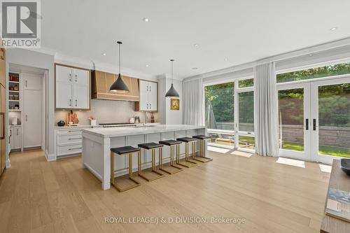 5 Pine Forest Road, Toronto, ON - Indoor Photo Showing Kitchen With Upgraded Kitchen