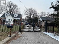 4276 HOWARD AVENUE  Windsor, ON N9G 1P3