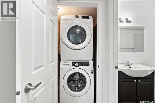 455 Hastings Crescent, Saskatoon, SK - Indoor Photo Showing Laundry Room