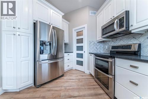 186 Boykowich Bend, Saskatoon, SK - Indoor Photo Showing Kitchen With Stainless Steel Kitchen