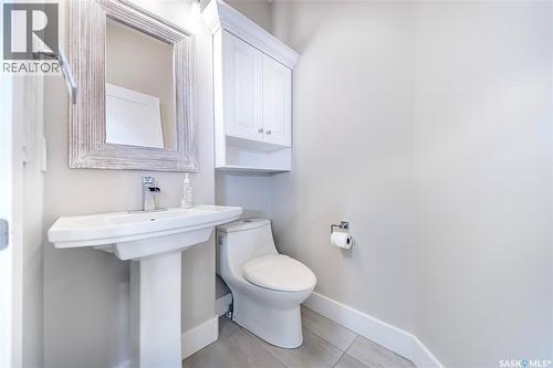 186 Boykowich Bend, Saskatoon, SK - Indoor Photo Showing Bathroom