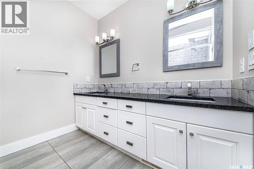 186 Boykowich Bend, Saskatoon, SK - Indoor Photo Showing Bathroom