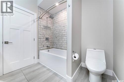 186 Boykowich Bend, Saskatoon, SK - Indoor Photo Showing Bathroom