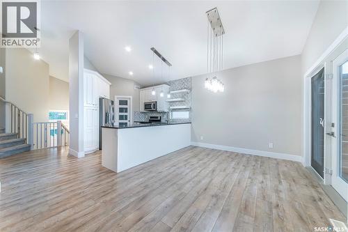 186 Boykowich Bend, Saskatoon, SK - Indoor Photo Showing Kitchen