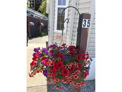415 Commonwealth Road Unit# 35 Lot# 35  Kelowna, BC V4V 1P4
