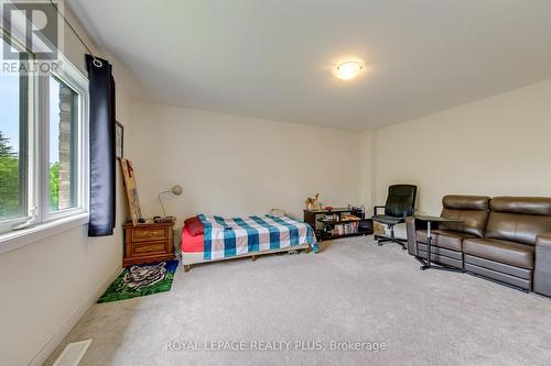68 Crafter Crescent, Hamilton, ON - Indoor Photo Showing Bedroom
