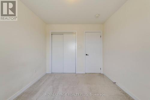 68 Crafter Crescent, Hamilton, ON - Indoor Photo Showing Other Room