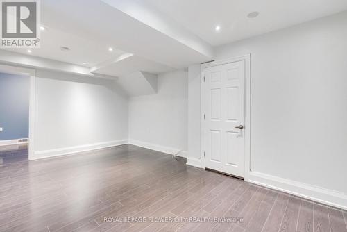 5674 WHITEHORN AVENUE E , Mississauga, Ontario L5V 2A9 5