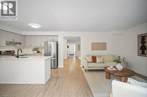 320 Hamilton Drive Unit# 10, Ancaster, ON - Indoor Photo Showing Other Room