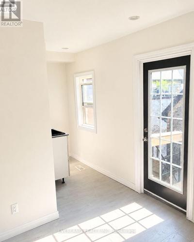 301 - 850 BATHURST STREET , Toronto, Ontario M5R 3G1 2