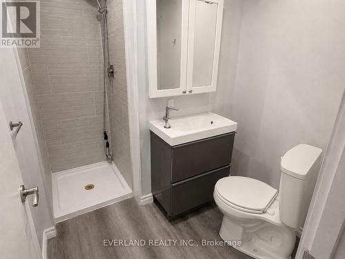301 - 850 BATHURST STREET , Toronto, Ontario M5R 3G1 3