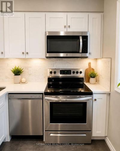 7 - 48 Loggers Run, Barrie, ON - Indoor Photo Showing Kitchen