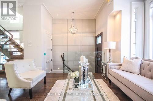 289 CONNAUGHT AVENUE , Toronto, Ontario M2M 1H7 2