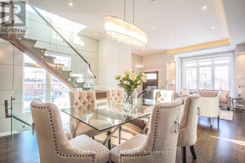 289 CONNAUGHT AVENUE , Toronto, Ontario M2M 1H7 5