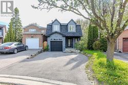 851 BENNETT COURT  Oshawa, ON L1K 1V3