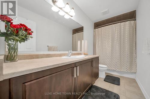 19 Findlay Way, Centre Wellington, ON - Indoor Photo Showing Bathroom