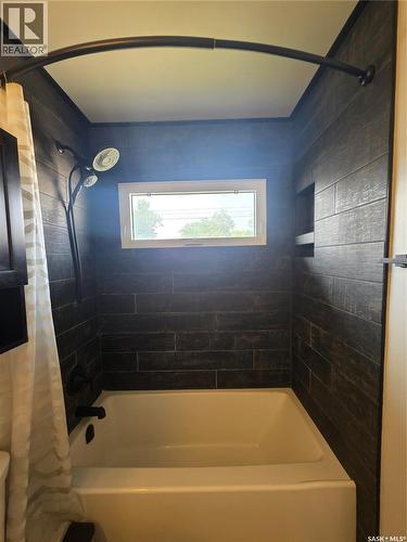 262 Duncan Road, Estevan, SK - Indoor Photo Showing Bathroom