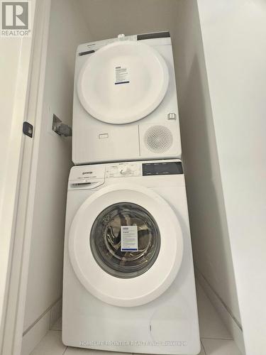 902 - 8 Interchange Way, Vaughan, ON - Indoor Photo Showing Laundry Room