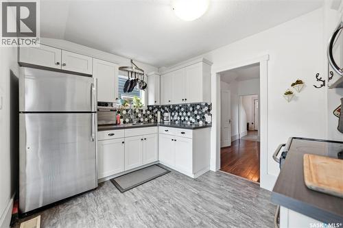 420 I Avenue S, Saskatoon, SK - Indoor Photo Showing Kitchen With Double Sink