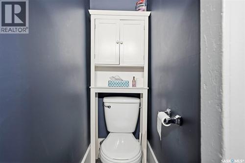 420 I Avenue S, Saskatoon, SK - Indoor Photo Showing Bathroom