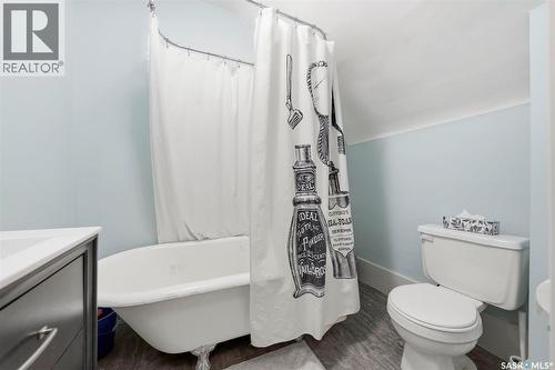 420 I Avenue S, Saskatoon, SK - Indoor Photo Showing Bathroom